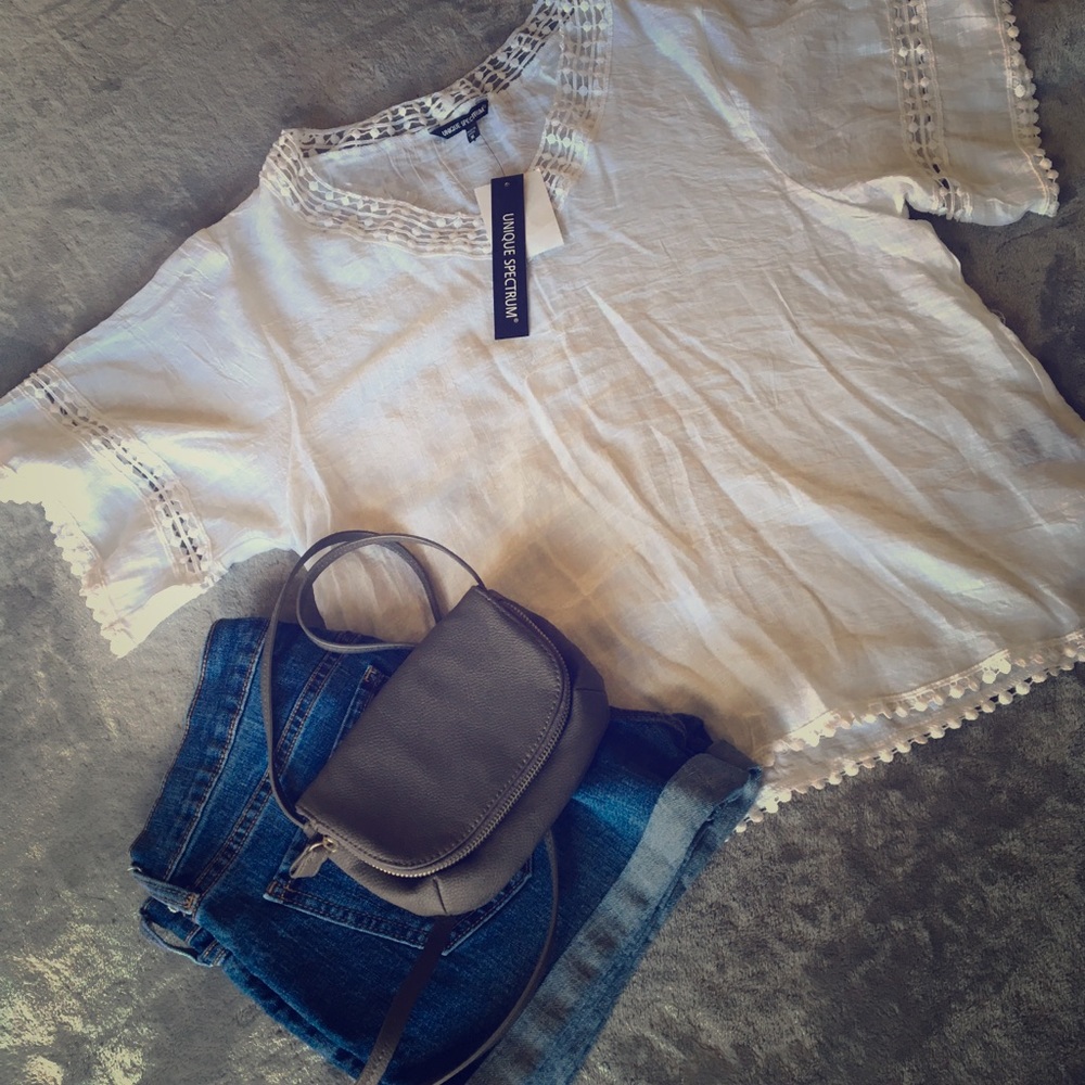 🥳NWT💗Unique Spectrum Top💗